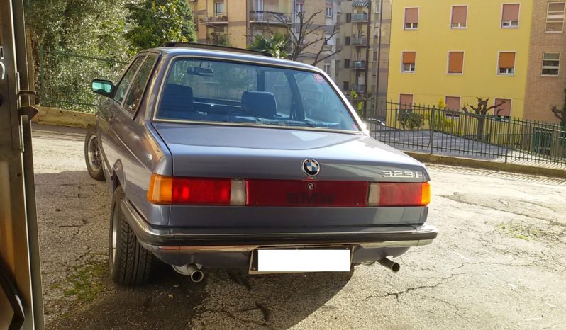 BMW 323i E21 completo