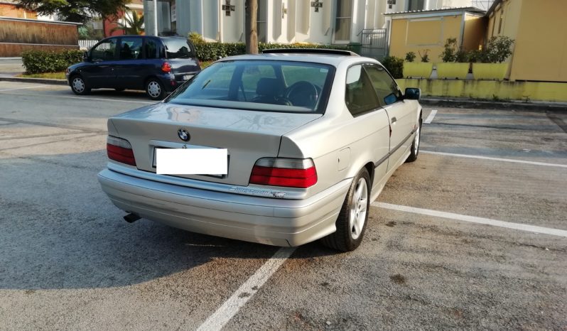 BMW 318 IS E36 completo