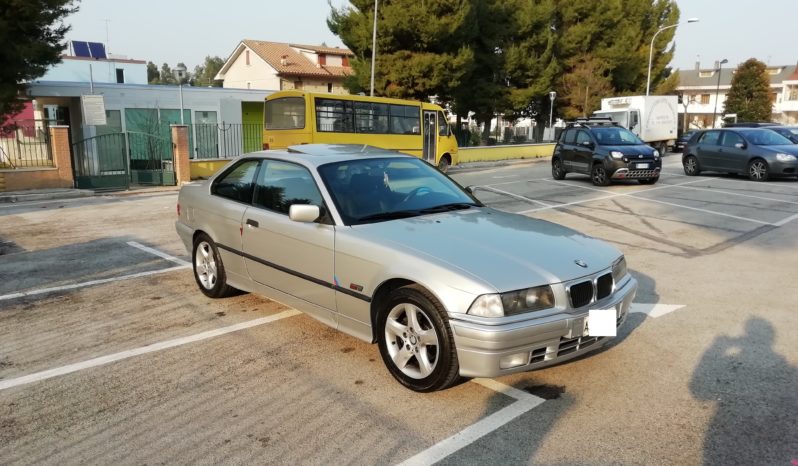 BMW 318 IS E36 completo