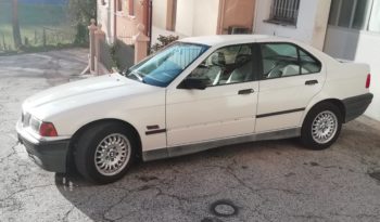 BMW 318 IS 4P completo