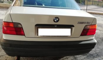 BMW 318 IS 4P completo